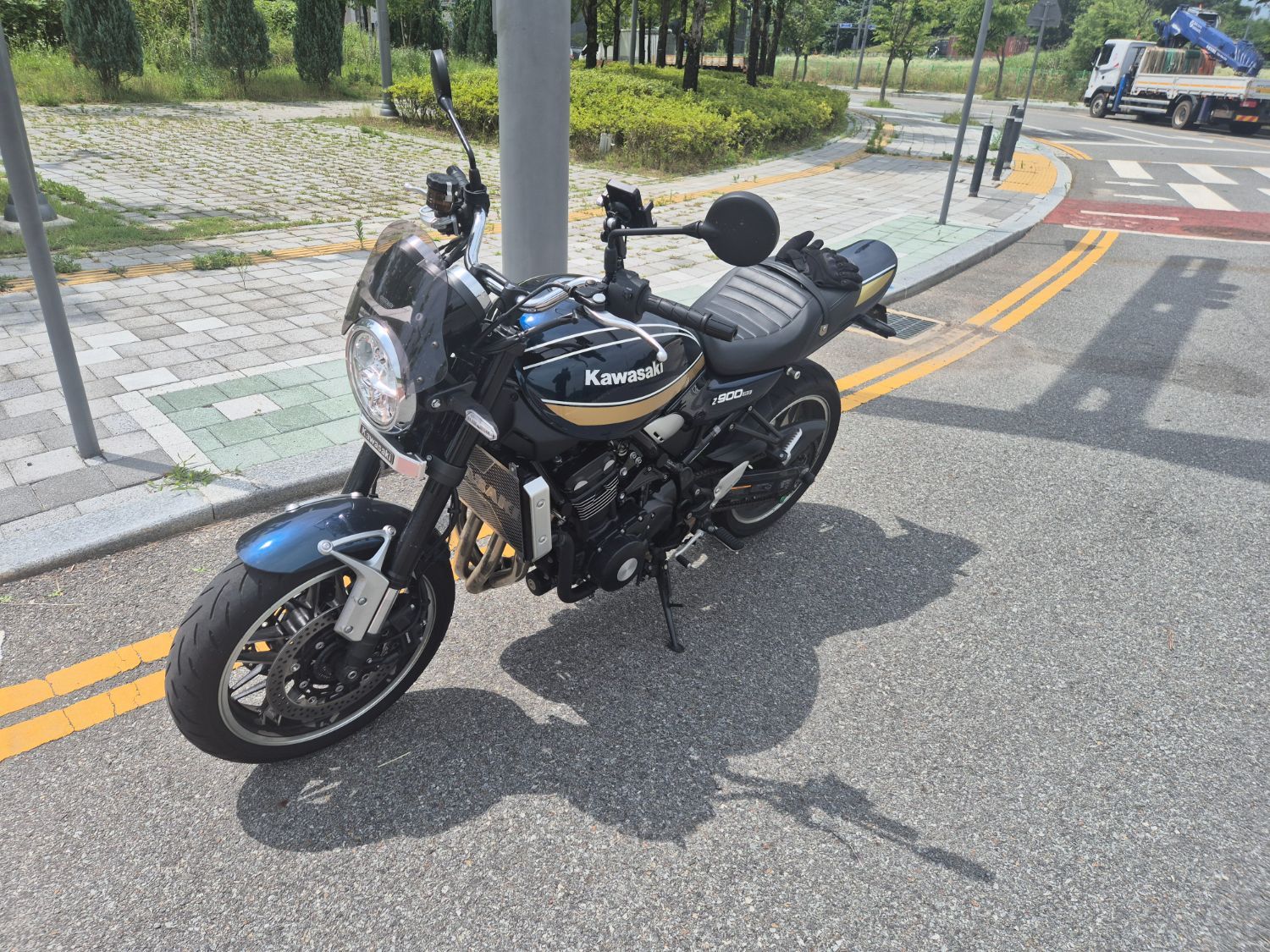 가와사키 Z 900 RS 2023 블랙 사진 4