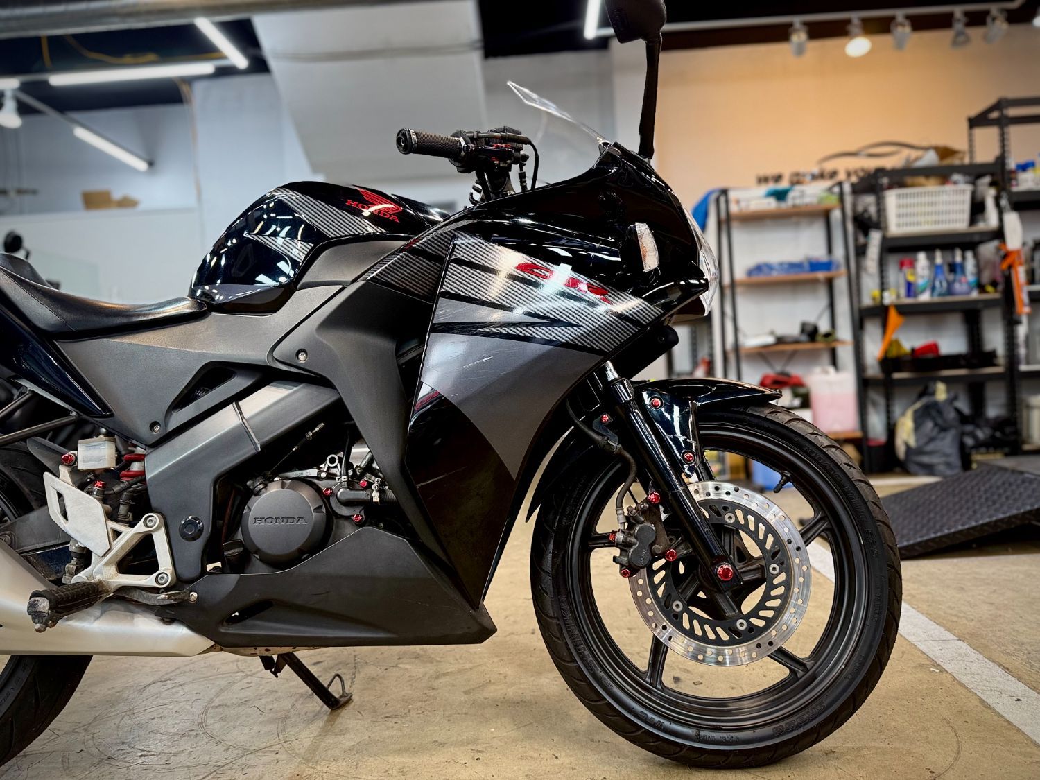 혼다 CBR 125 R thumb 2