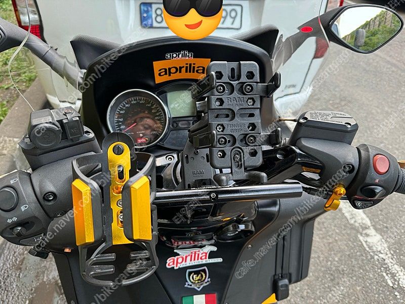 아프릴리아 SRV 850 more