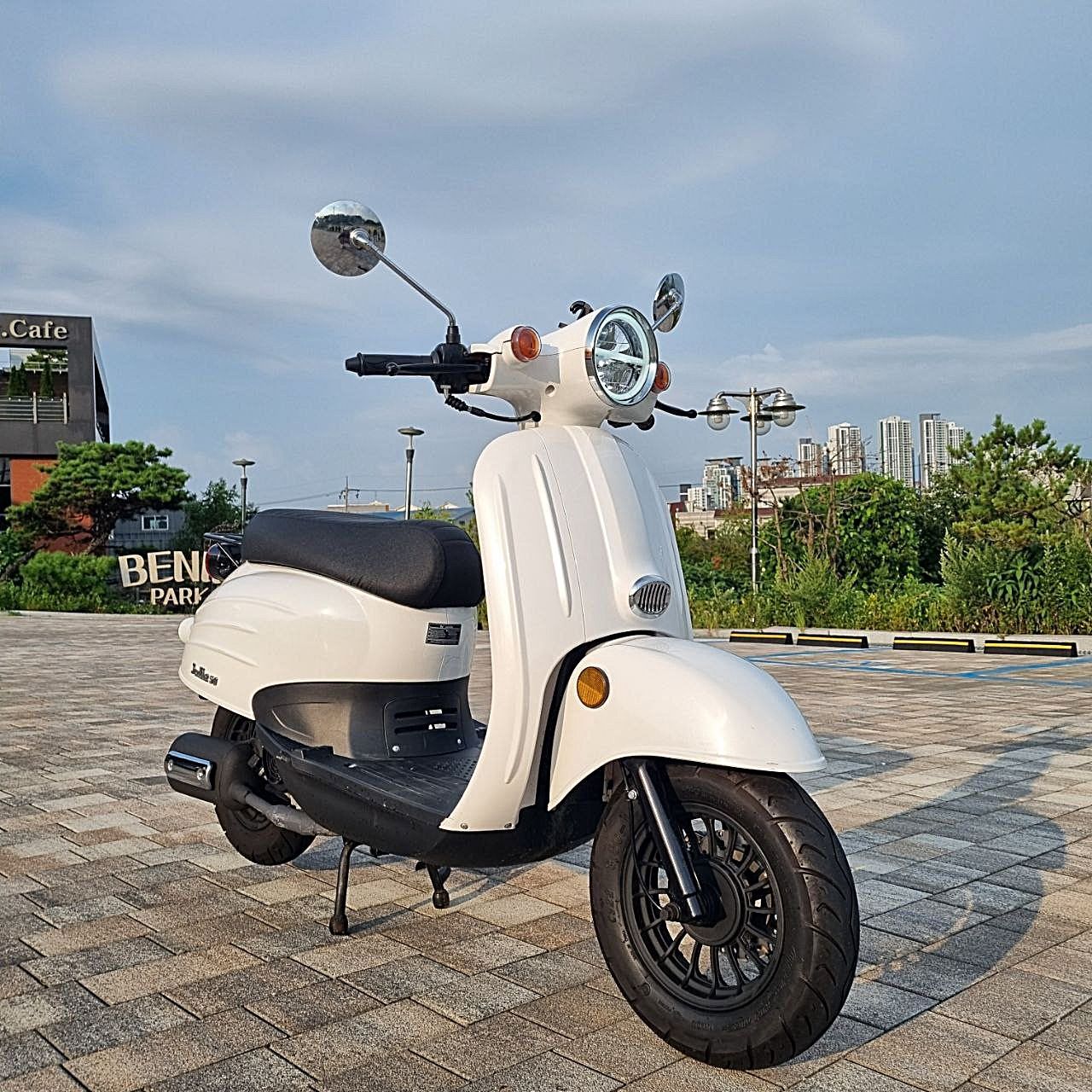 착한스쿠터 줄리 50 thumb 2