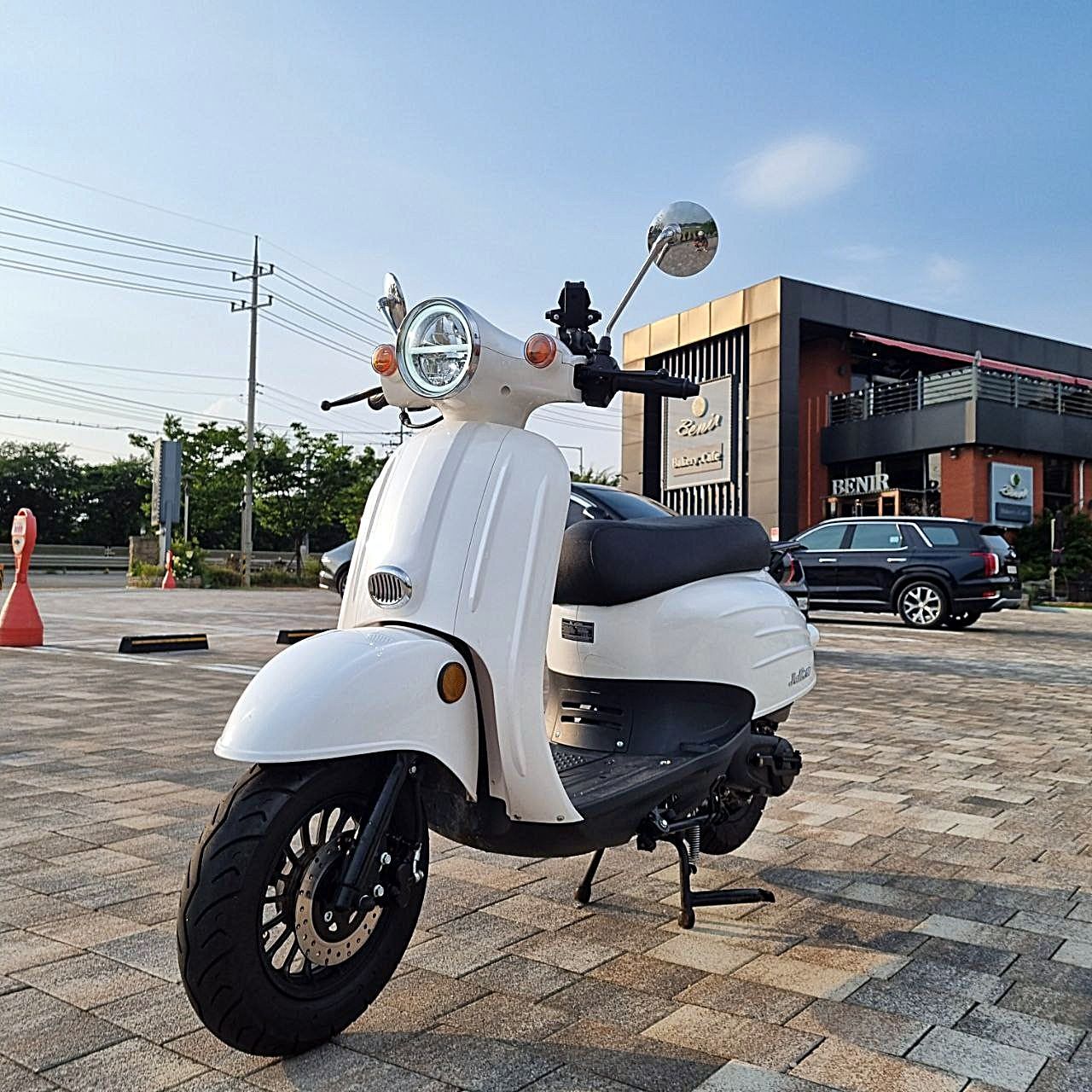 착한스쿠터 줄리 50 more