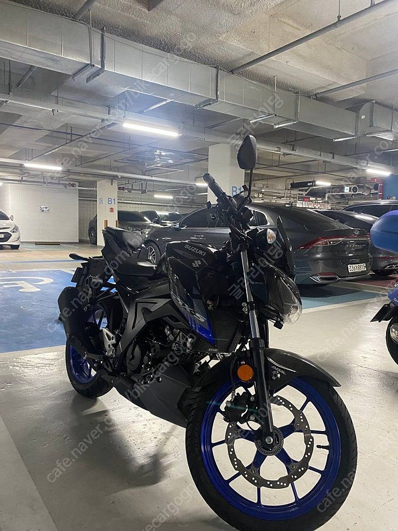 스즈키 GSX S 125 thumb 2
