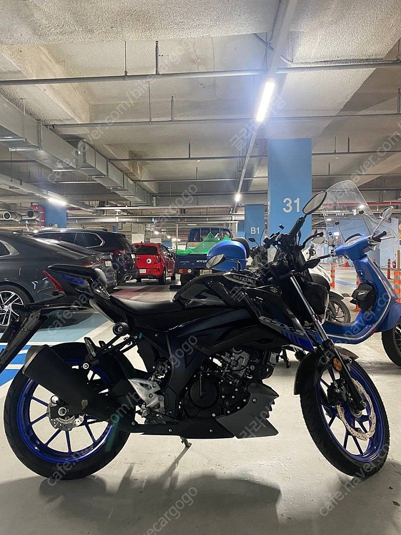 스즈키 GSX S 125 more