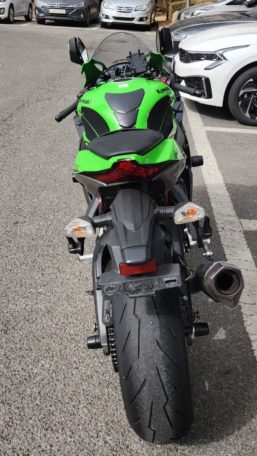 가와사키 닌자 ZX 10 R more