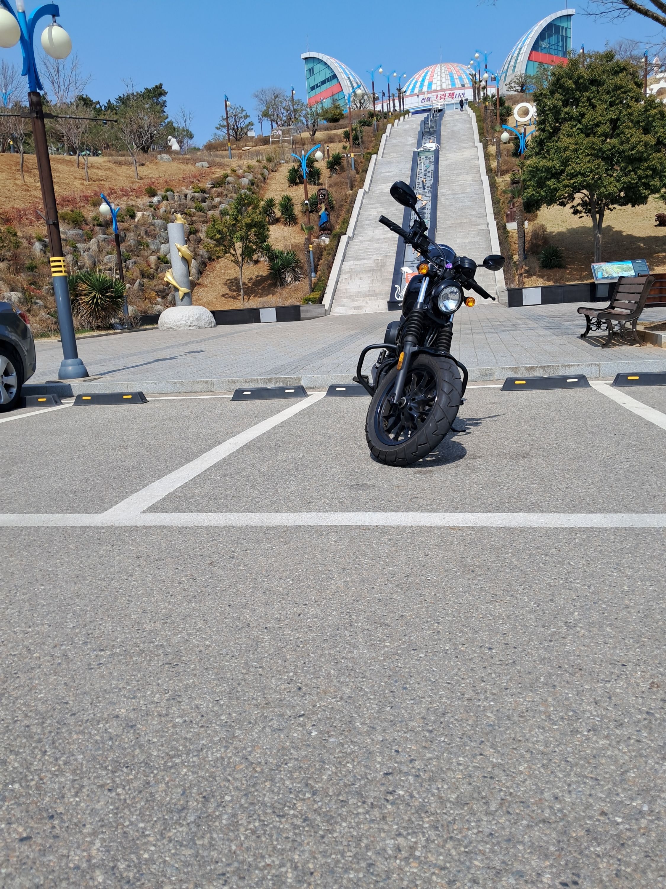 KR모터스 아퀼라 125 more