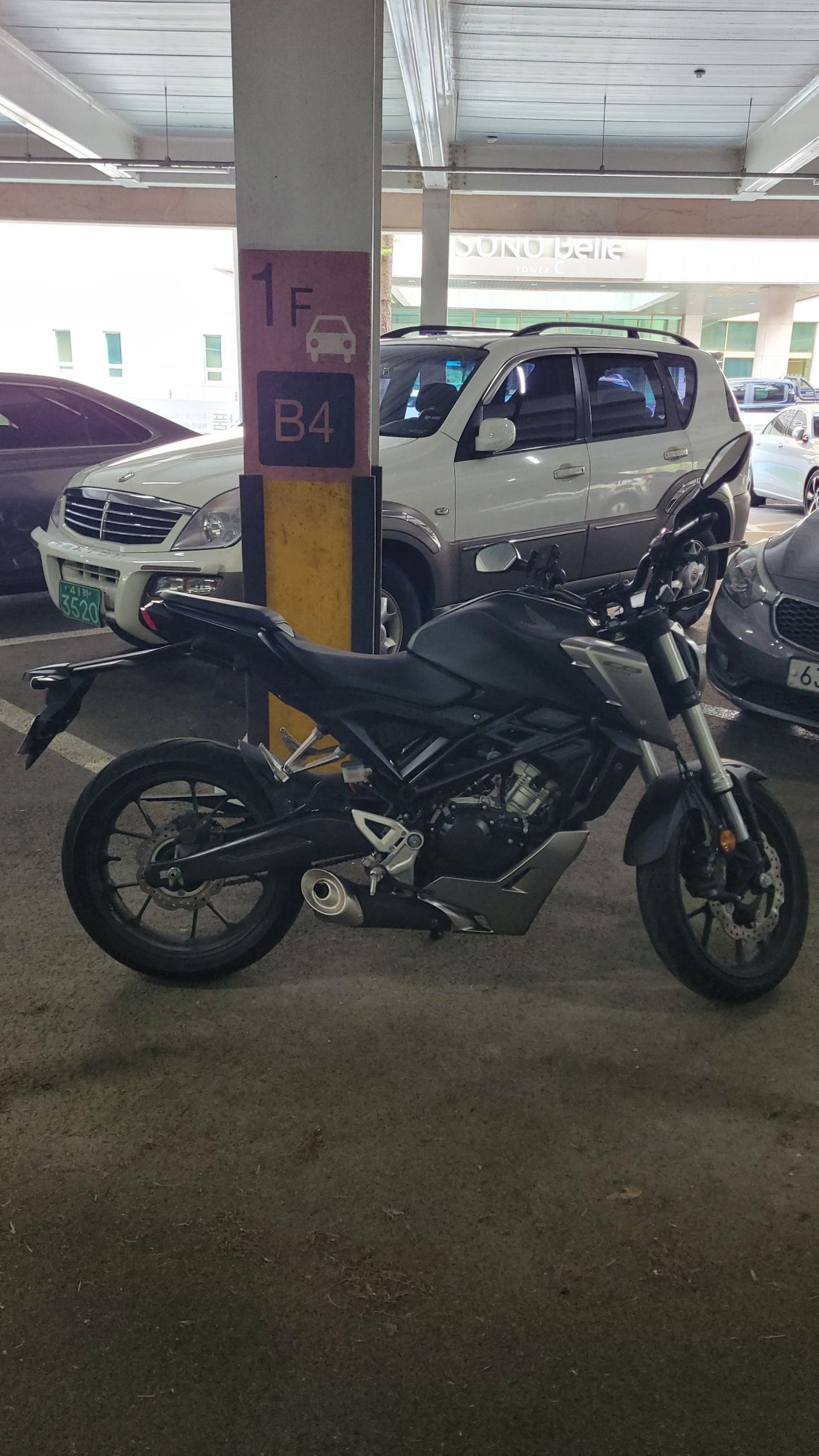 혼다 CB 125 R main