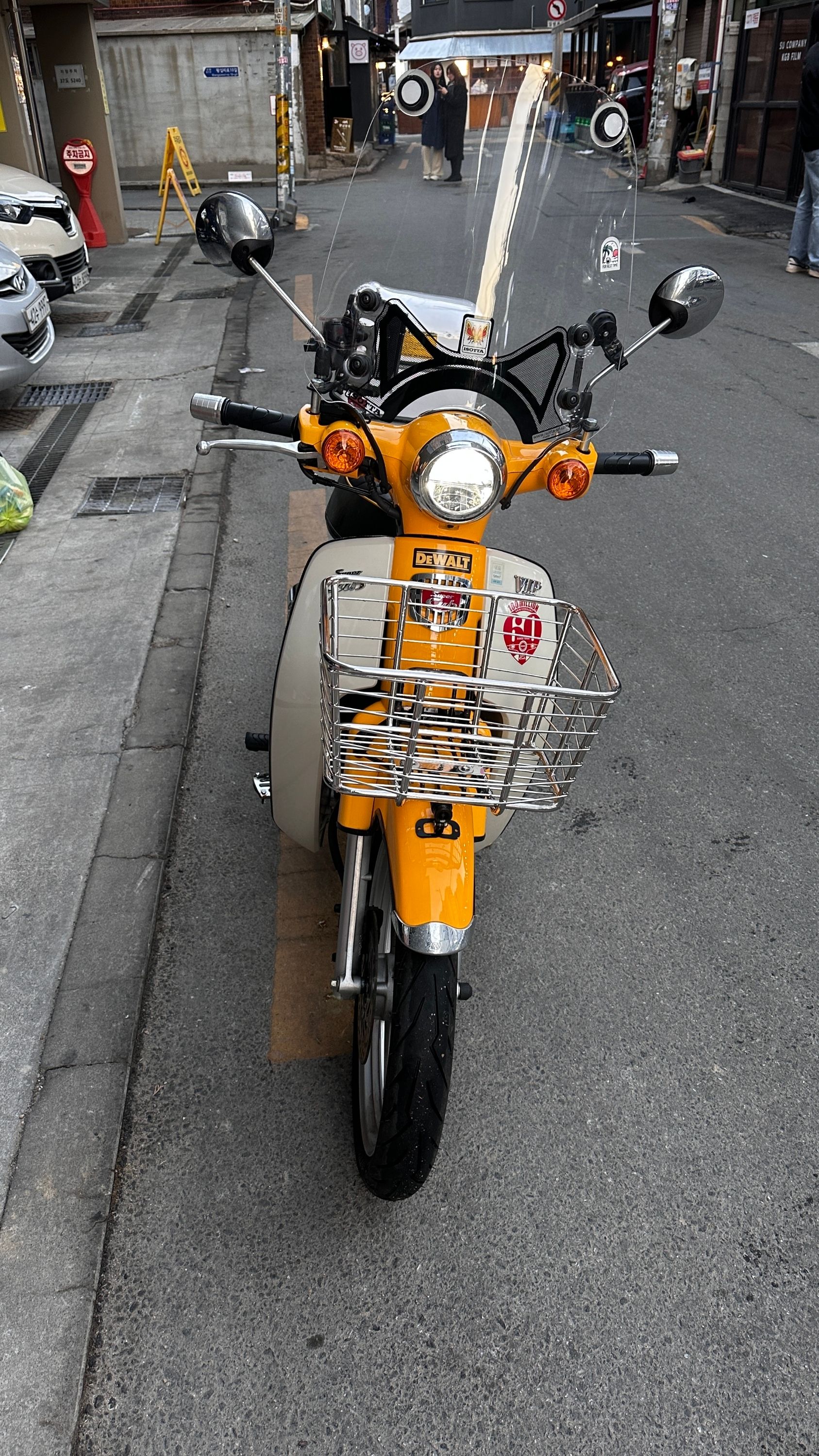 혼다 슈퍼 커브 110 more