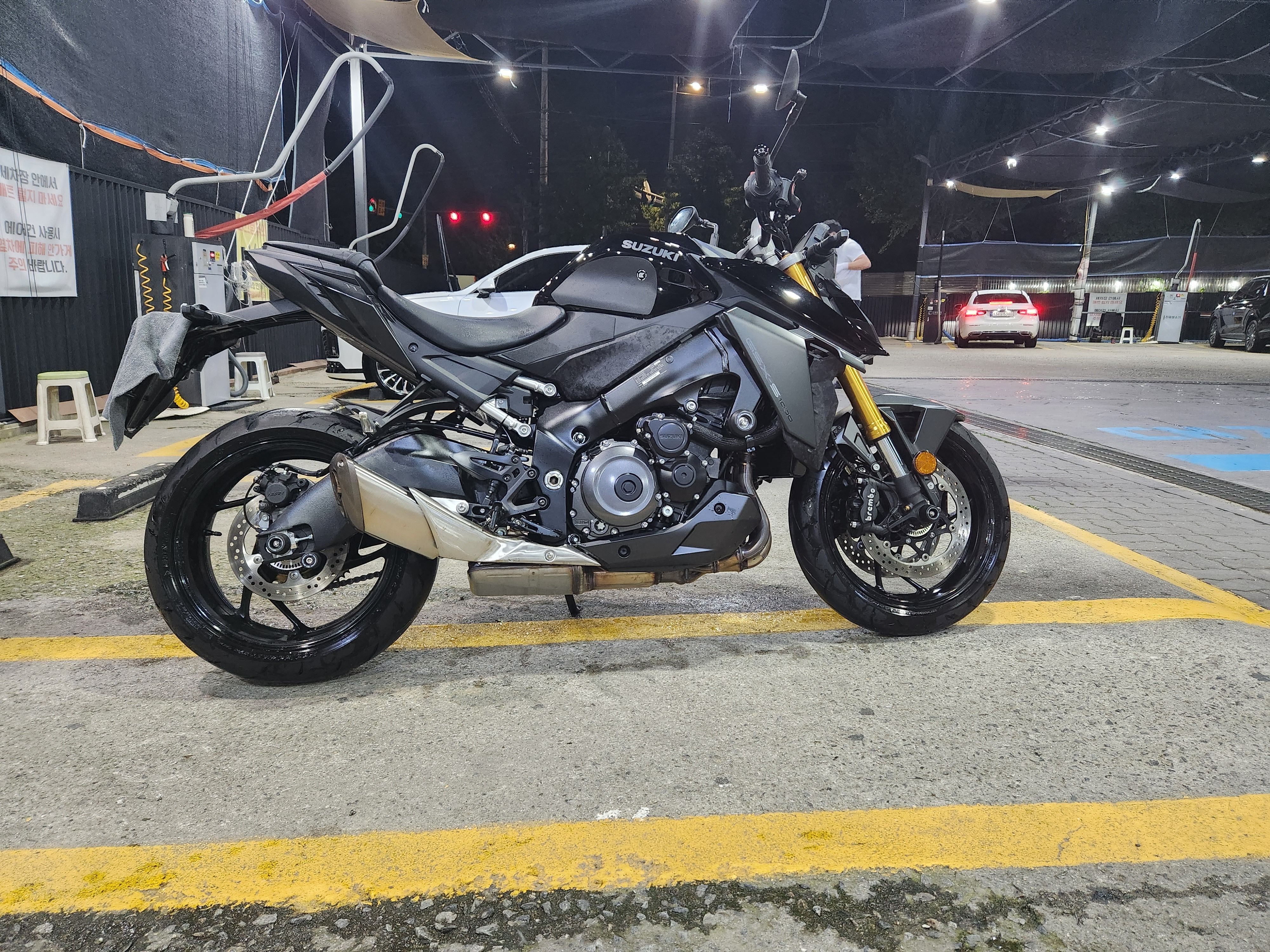 스즈키 GSX S 1000 main