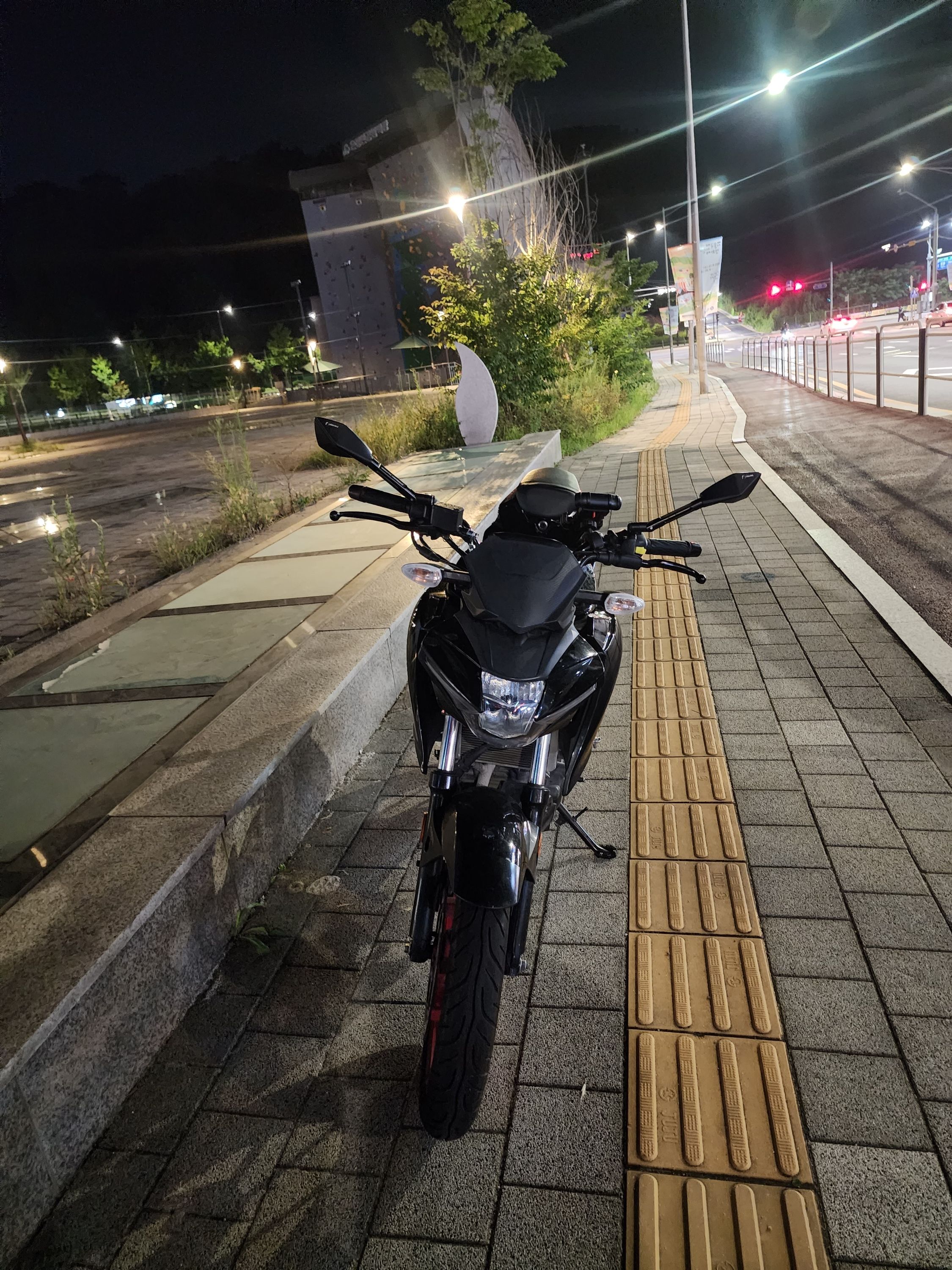 스즈키 GSX S 125 more
