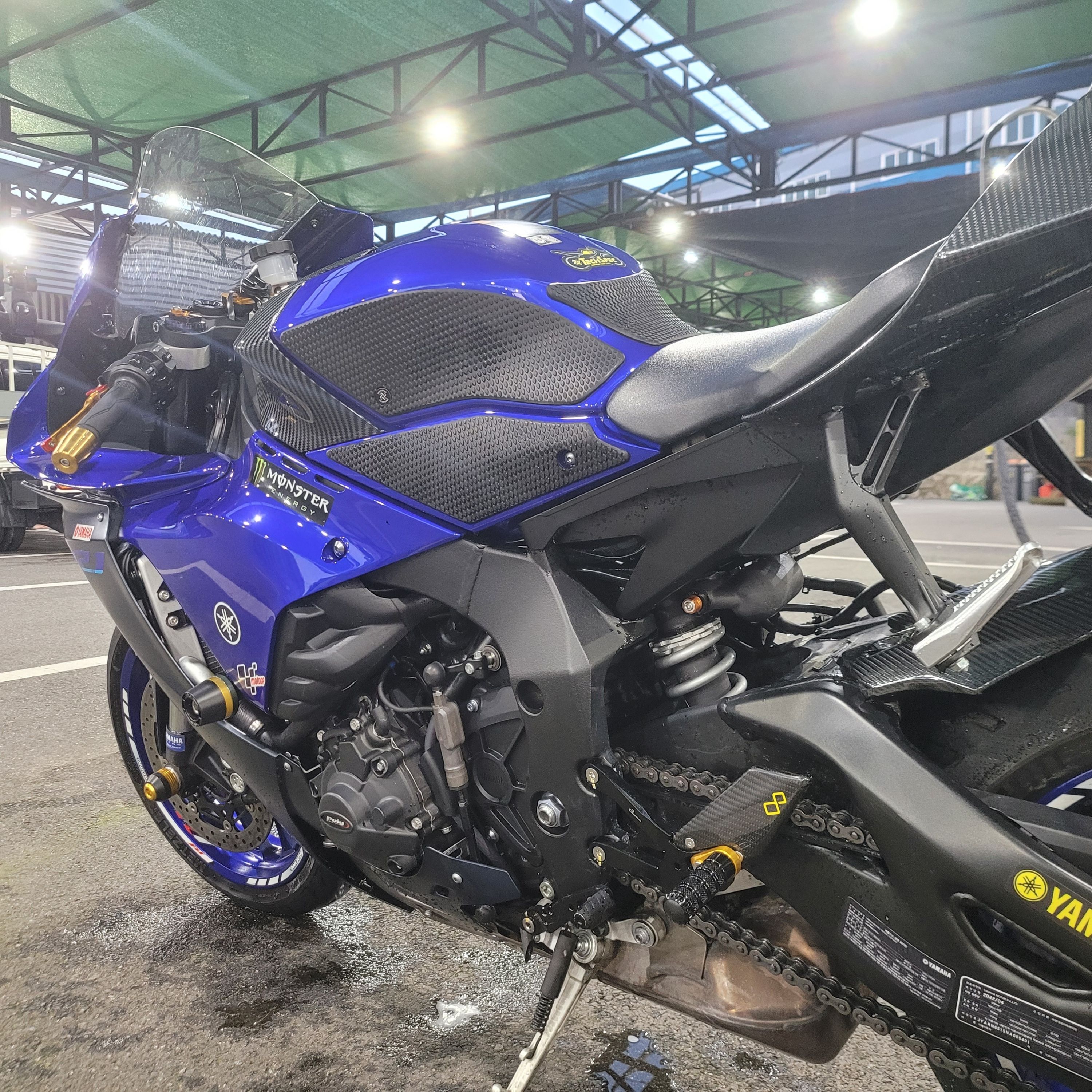 야마하 YZF R1 thumb 2