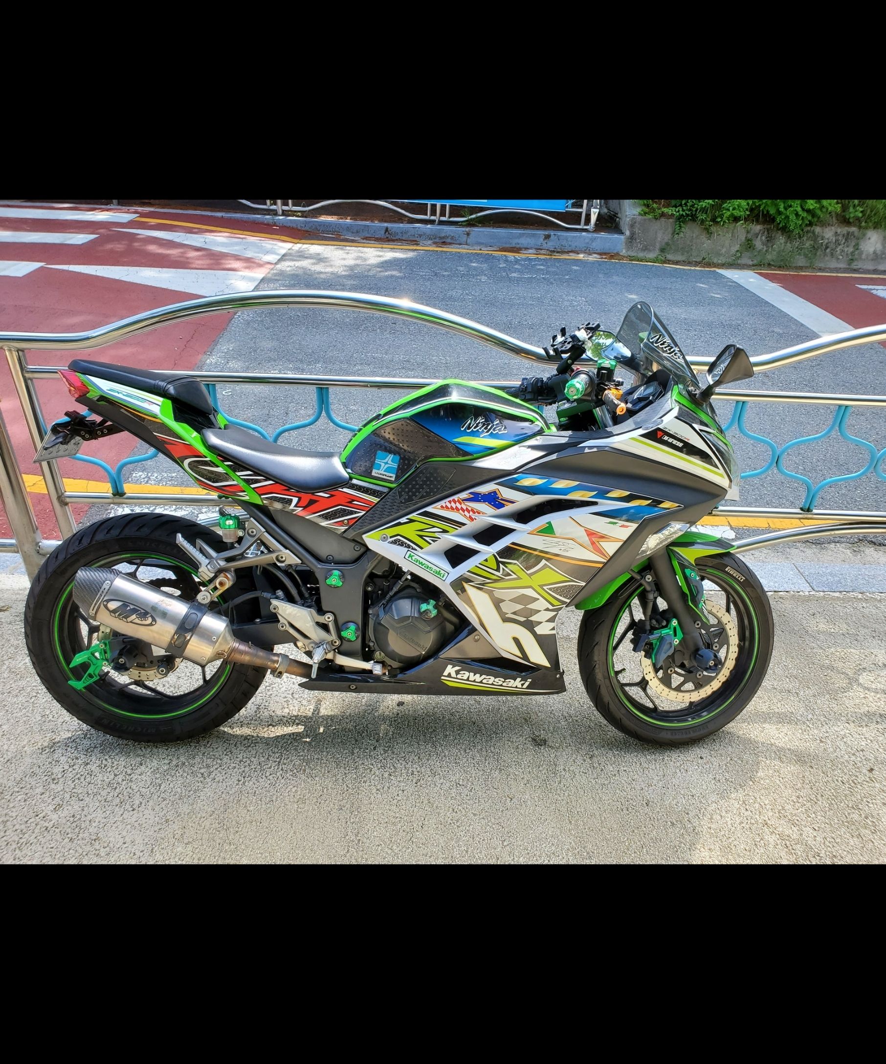 가와사키 닌자 300 thumb 2