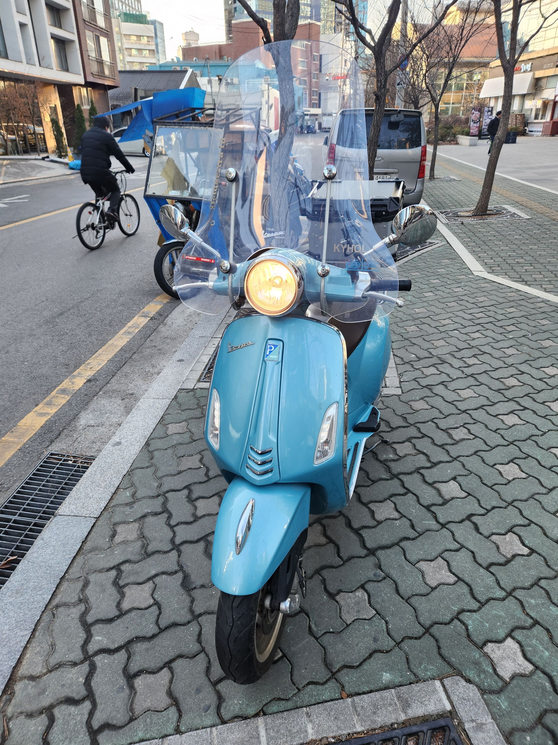 베스파 프리마베라 125 more