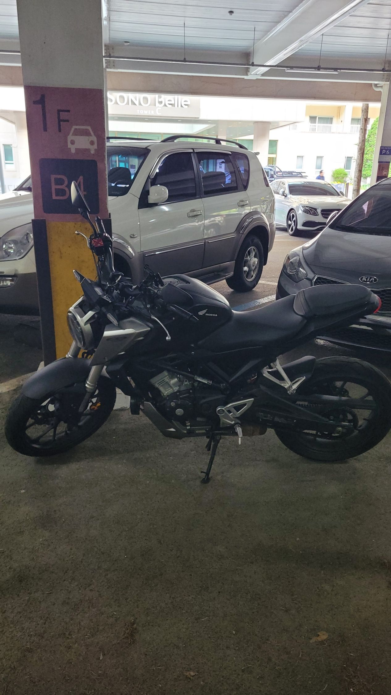 혼다 CB 125 R thumb 2