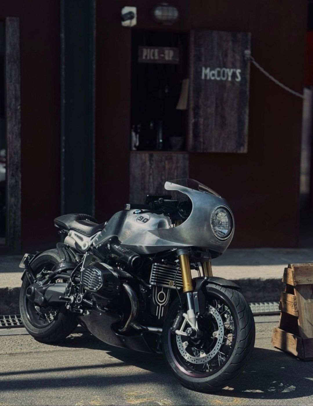 BMW R nine T main
