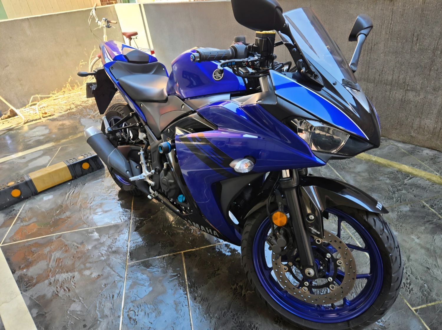 야마하 YZF R3 thumb 2