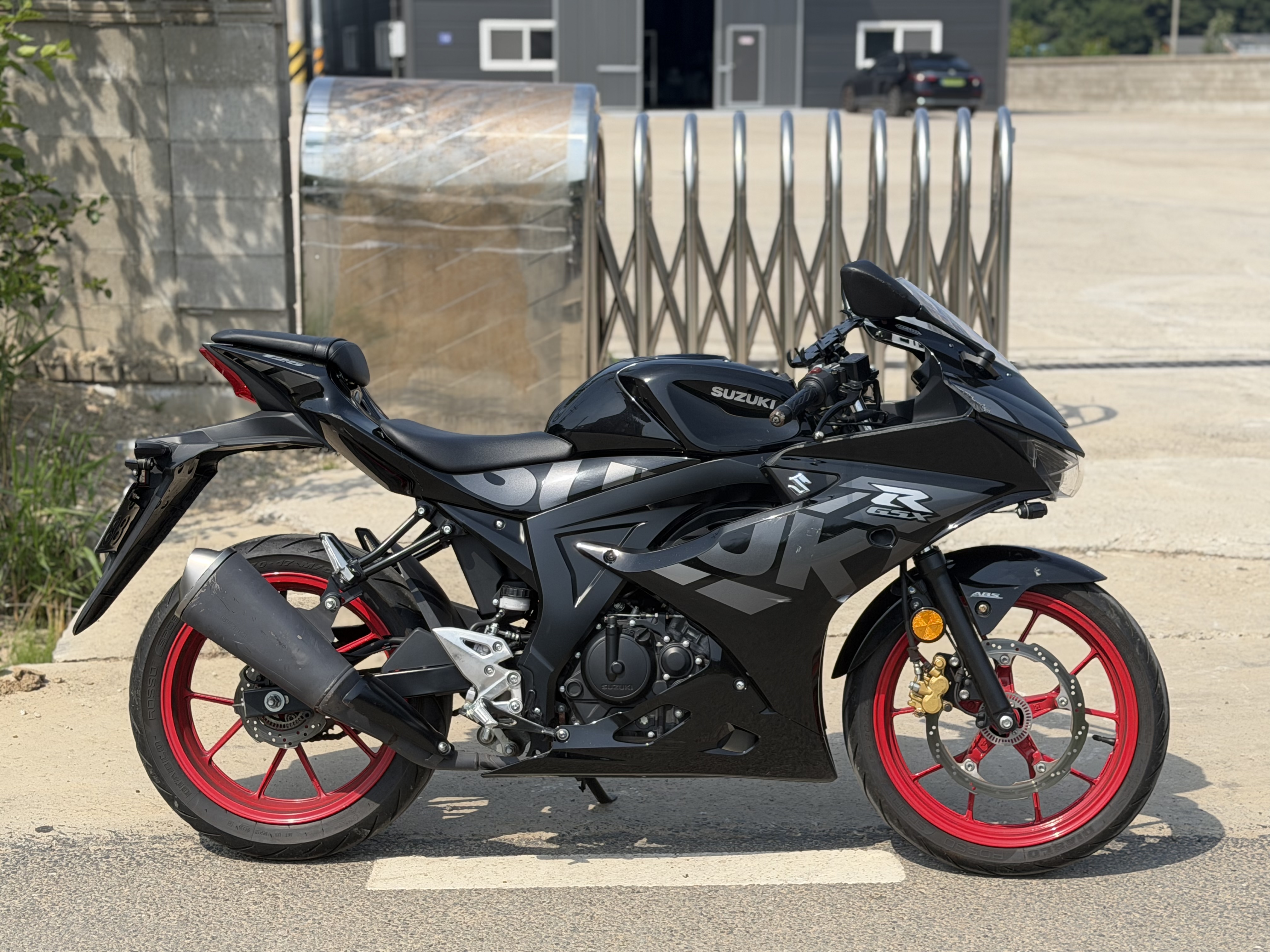 스즈키 GSX R 125 ABS main