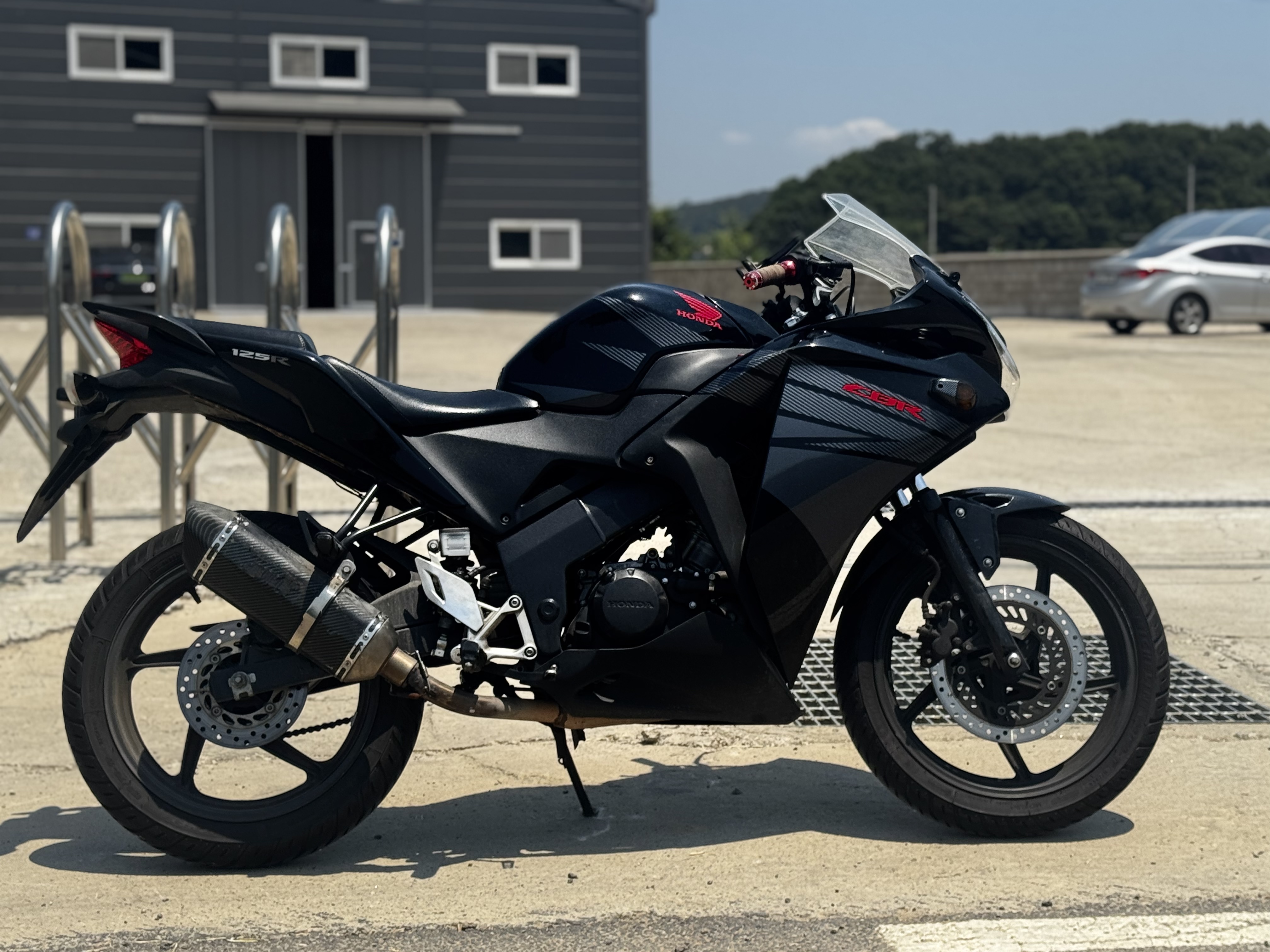 혼다 CBR 125 R thumb 2