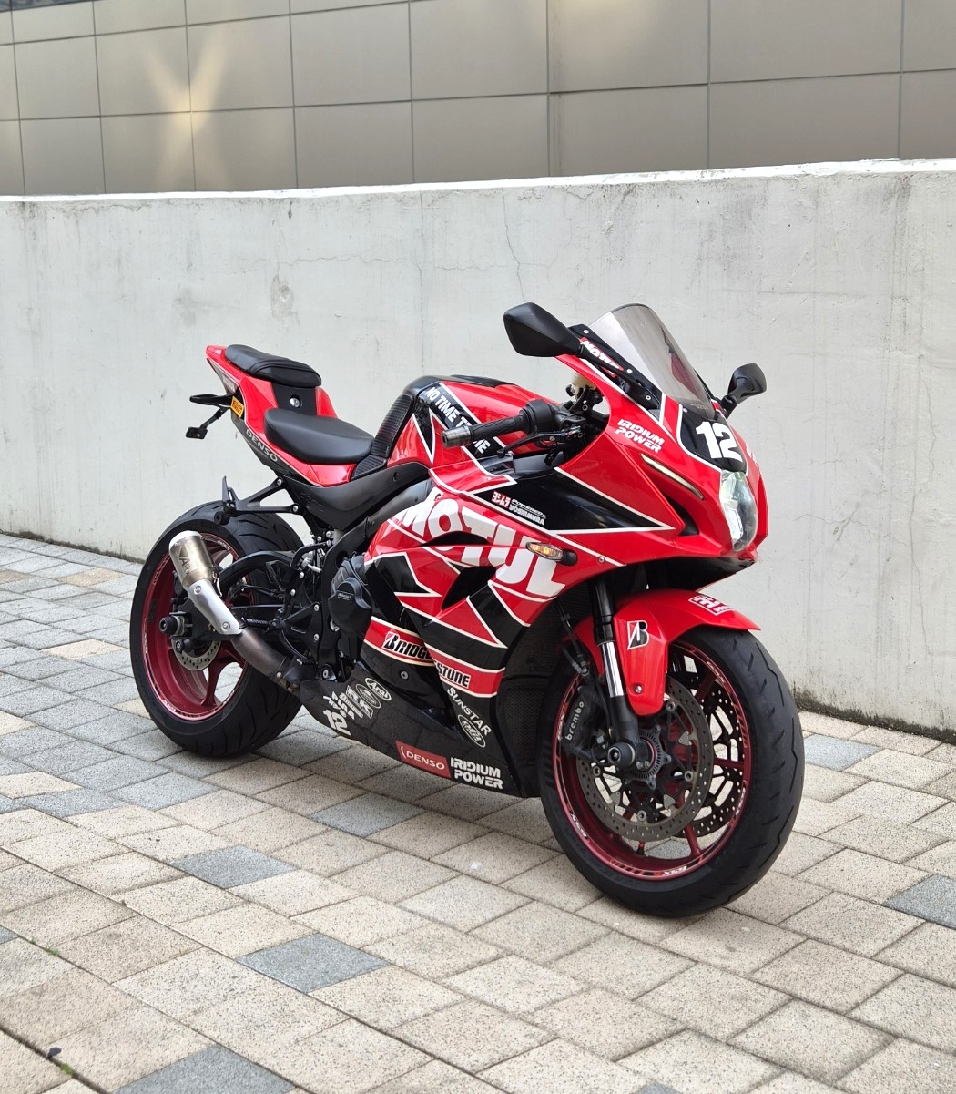 스즈키 GSX R 1000 main