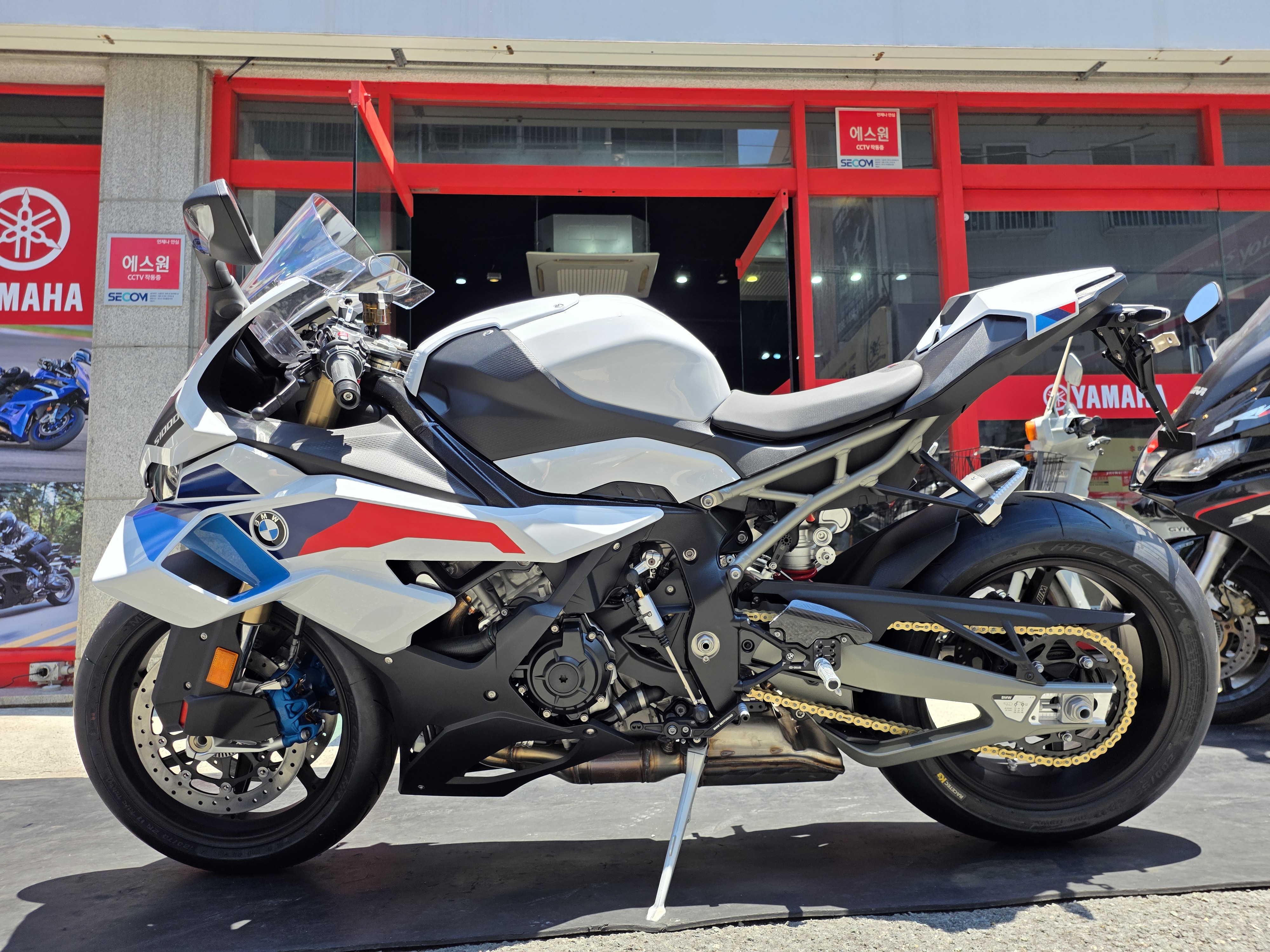 BMW S 1000 RR more