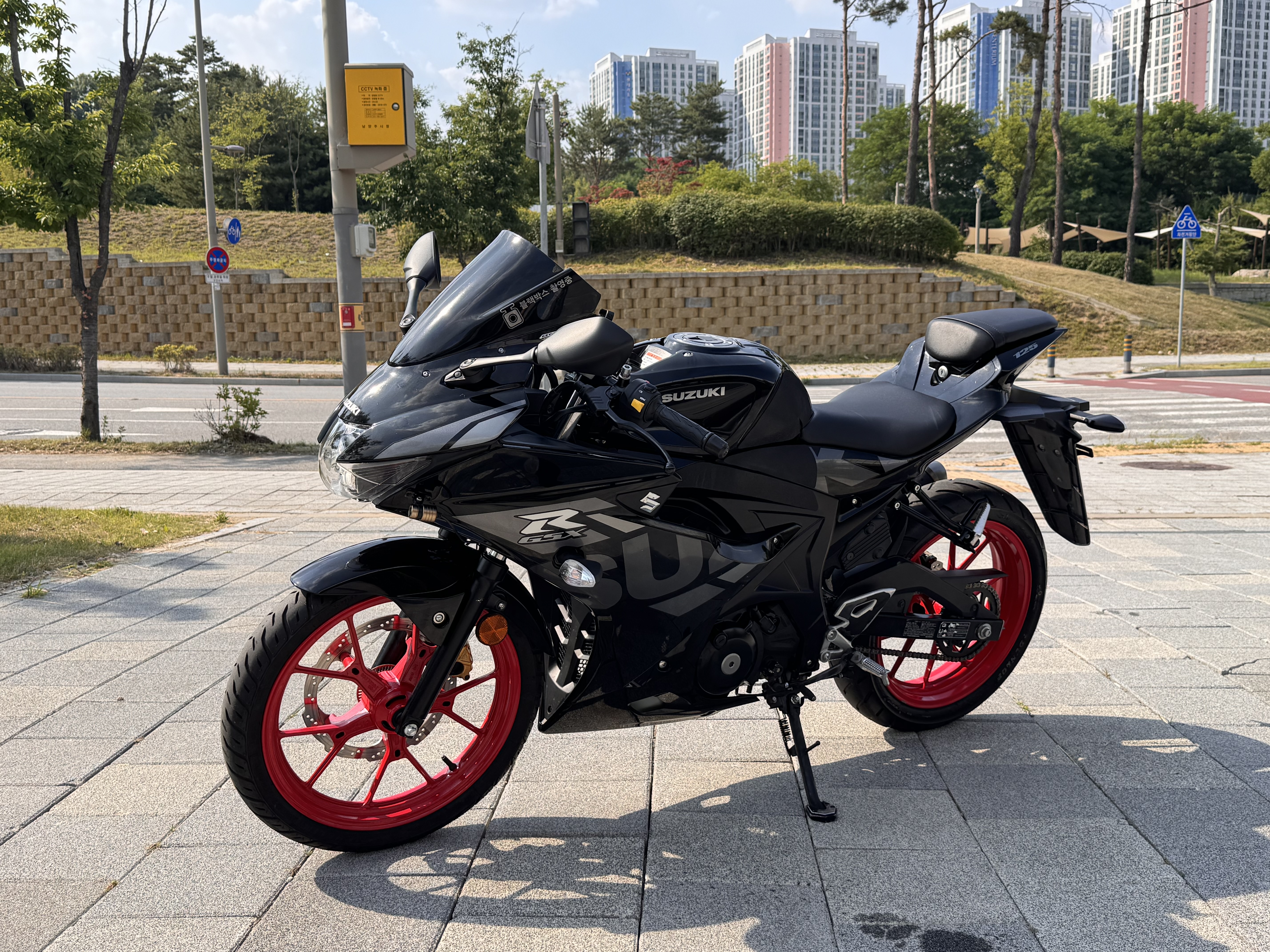스즈키 GSX R 125 ABS main
