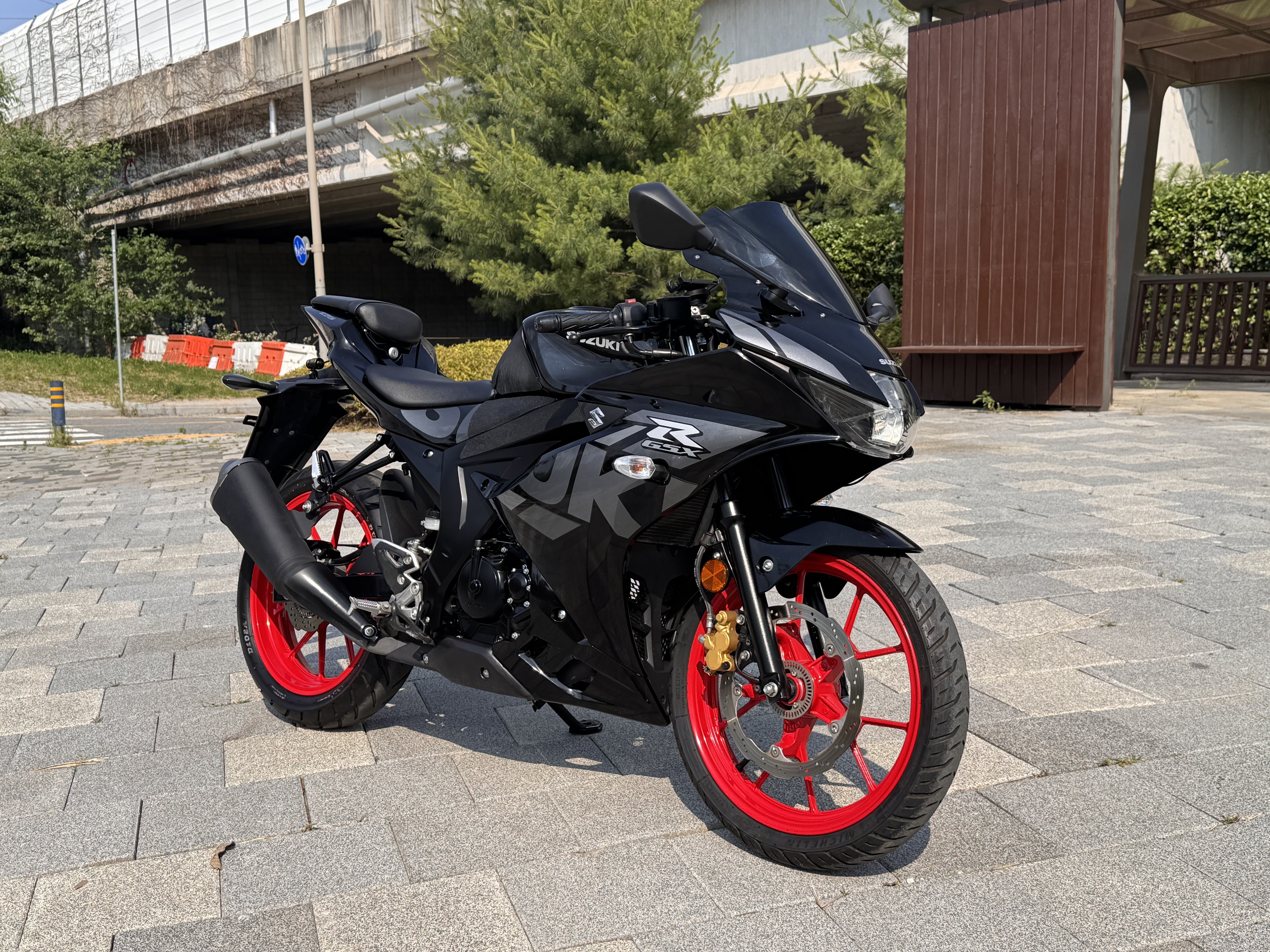 스즈키 GSX R 125 ABS thumb 2
