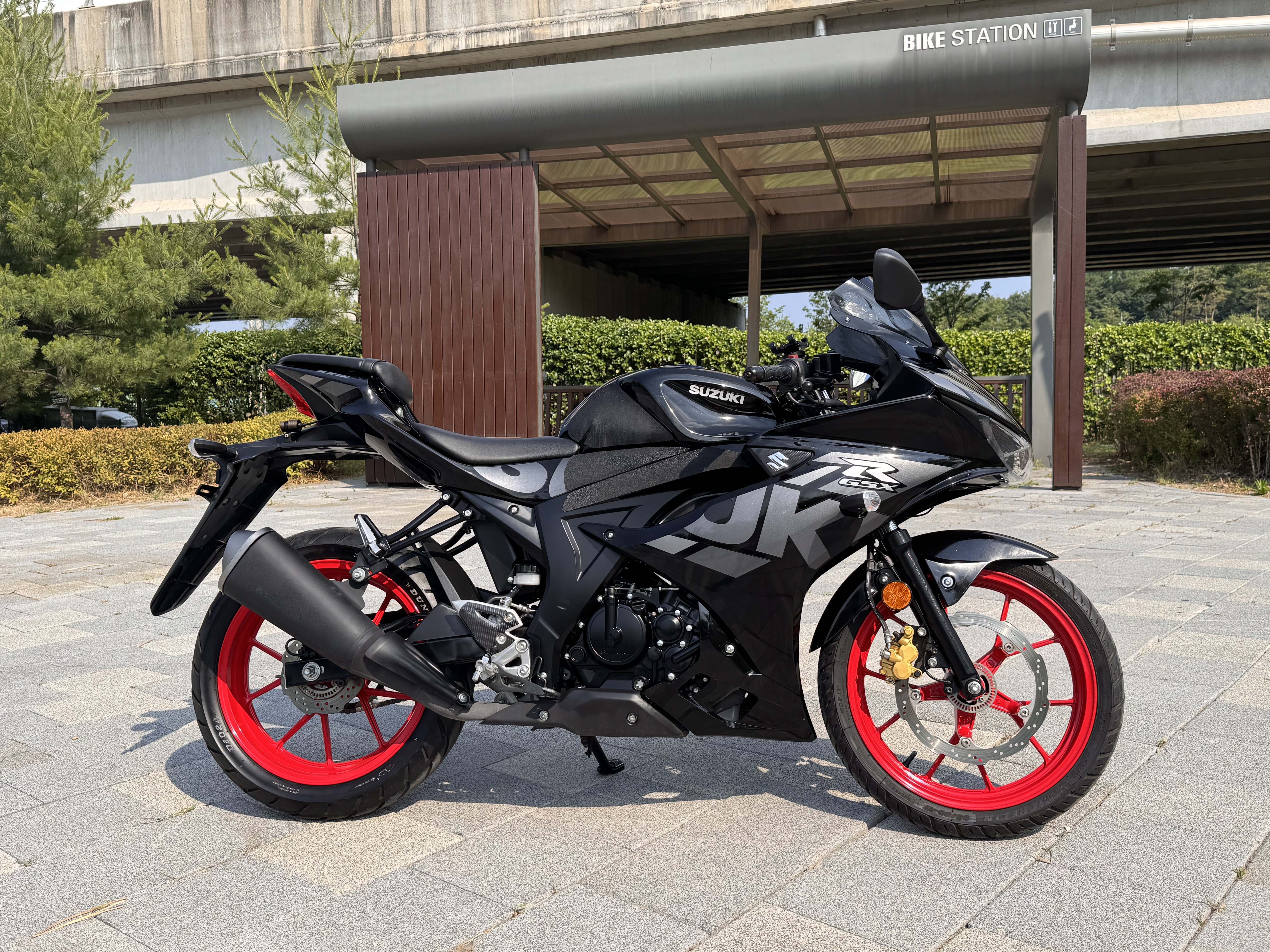 스즈키 GSX R 125 ABS more