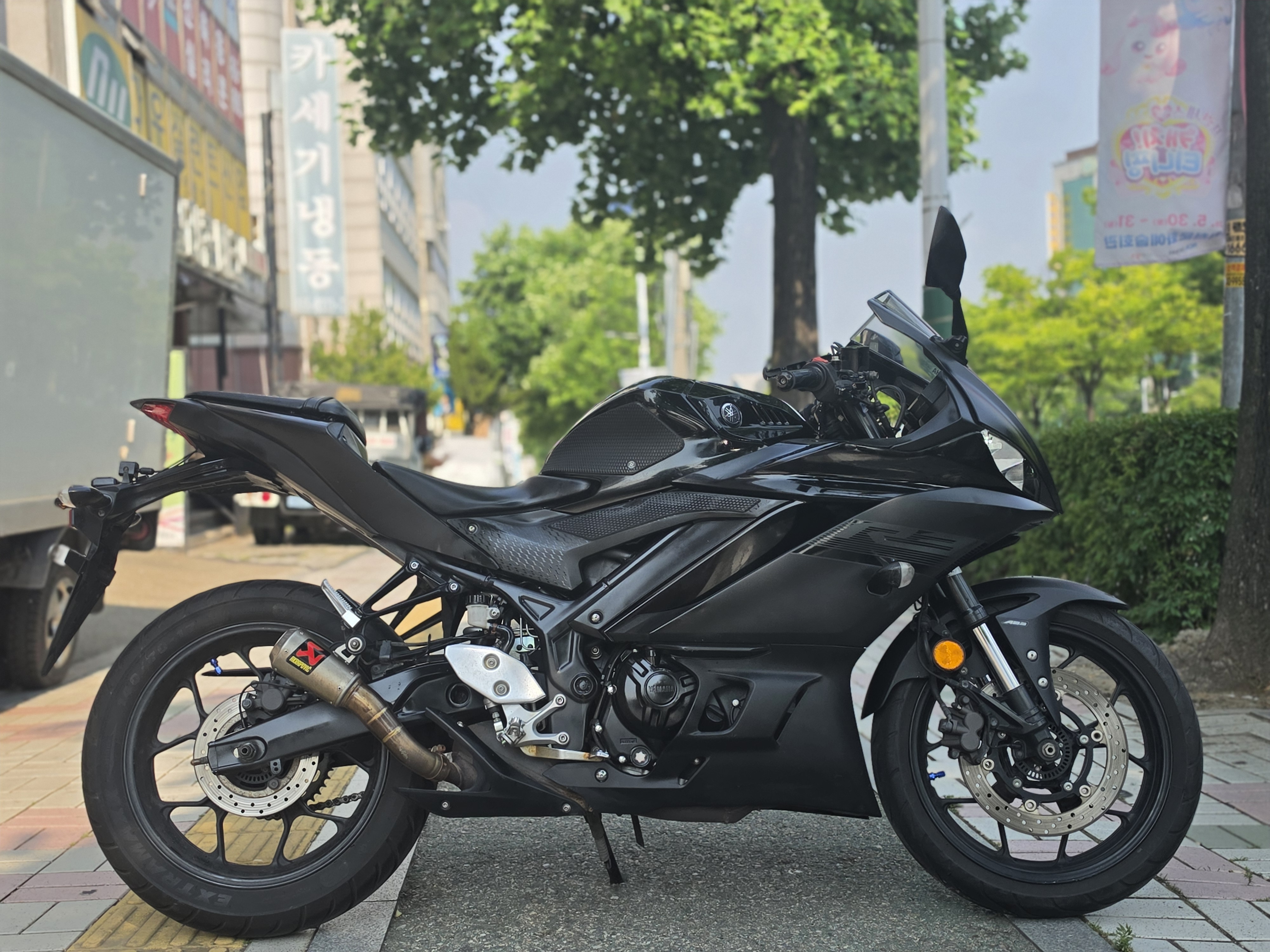 야마하 YZF R3 thumb 2