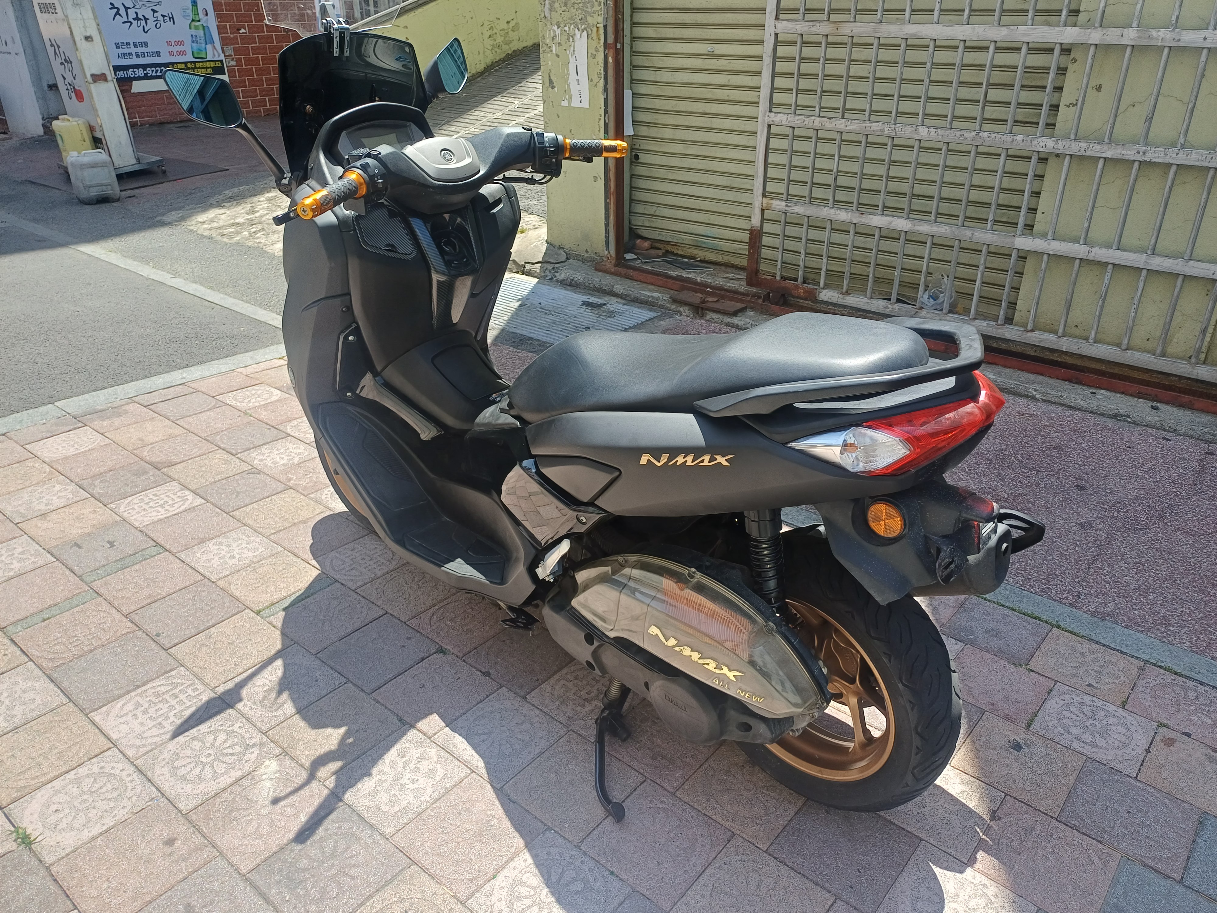 야마하 NMAX 125 more