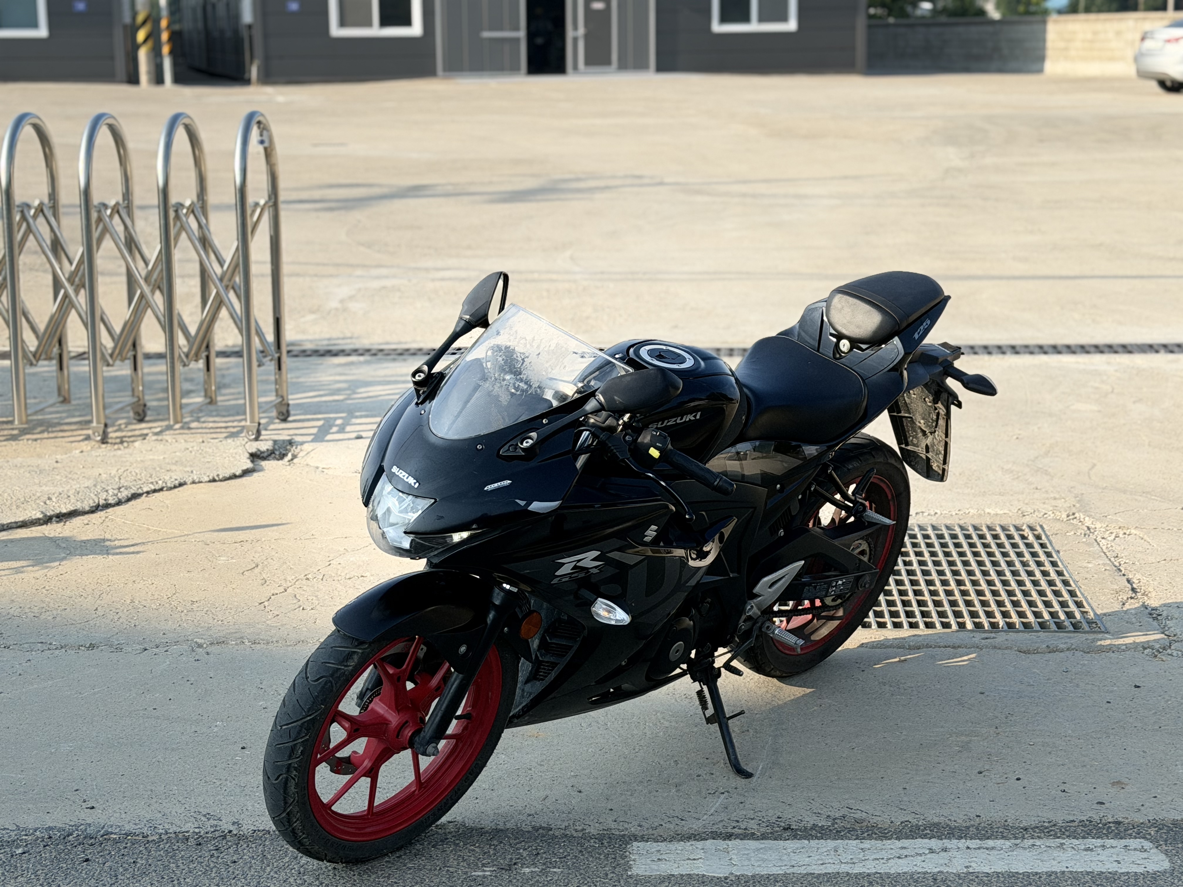 스즈키 GSX R 125 ABS more