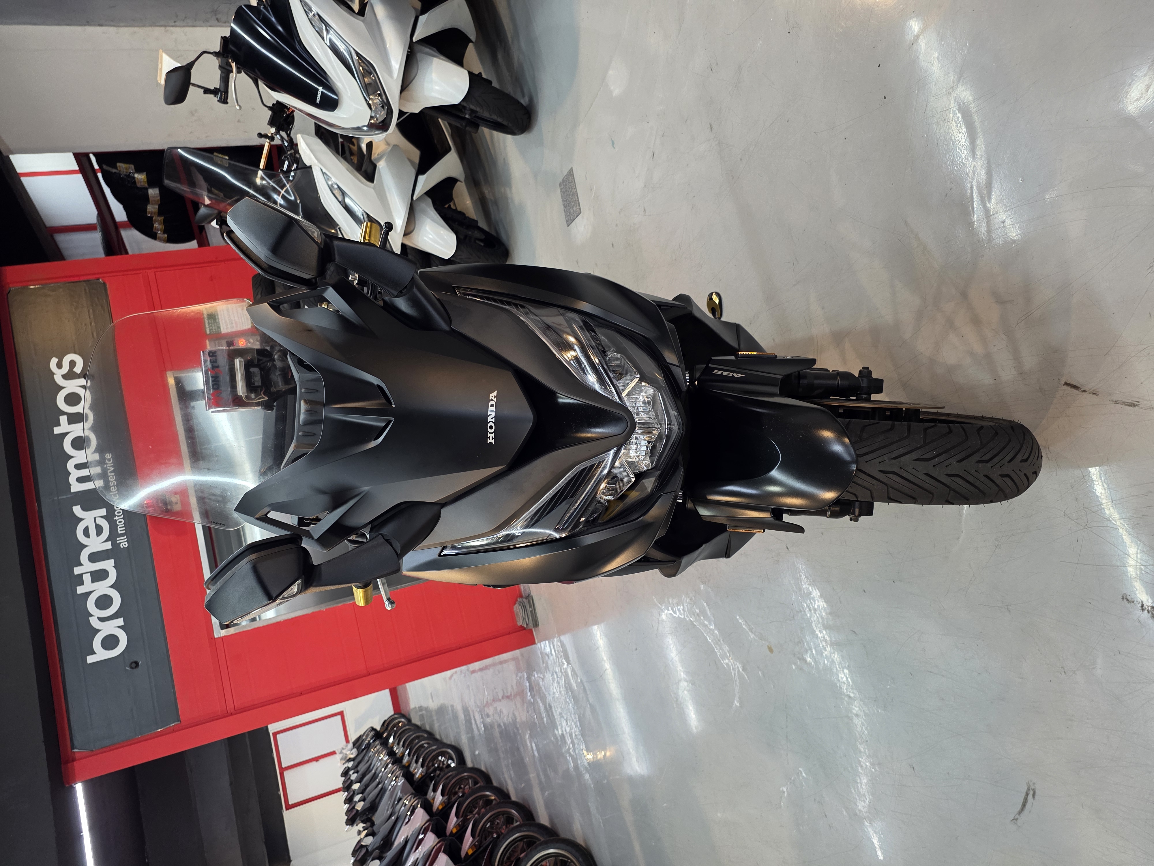 혼다 포르자 350 main