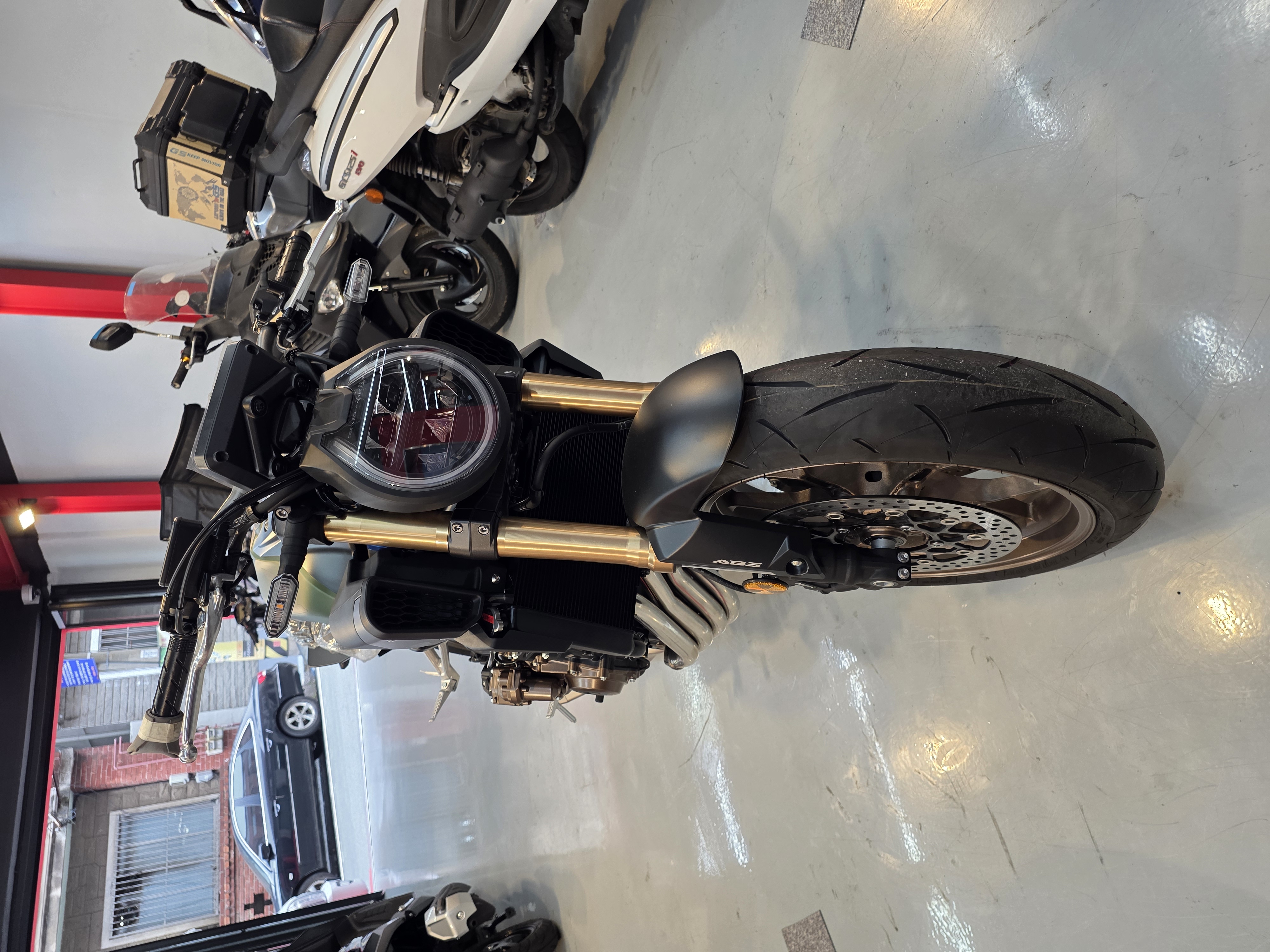 혼다 CB 650 R E-CLUTCH main
