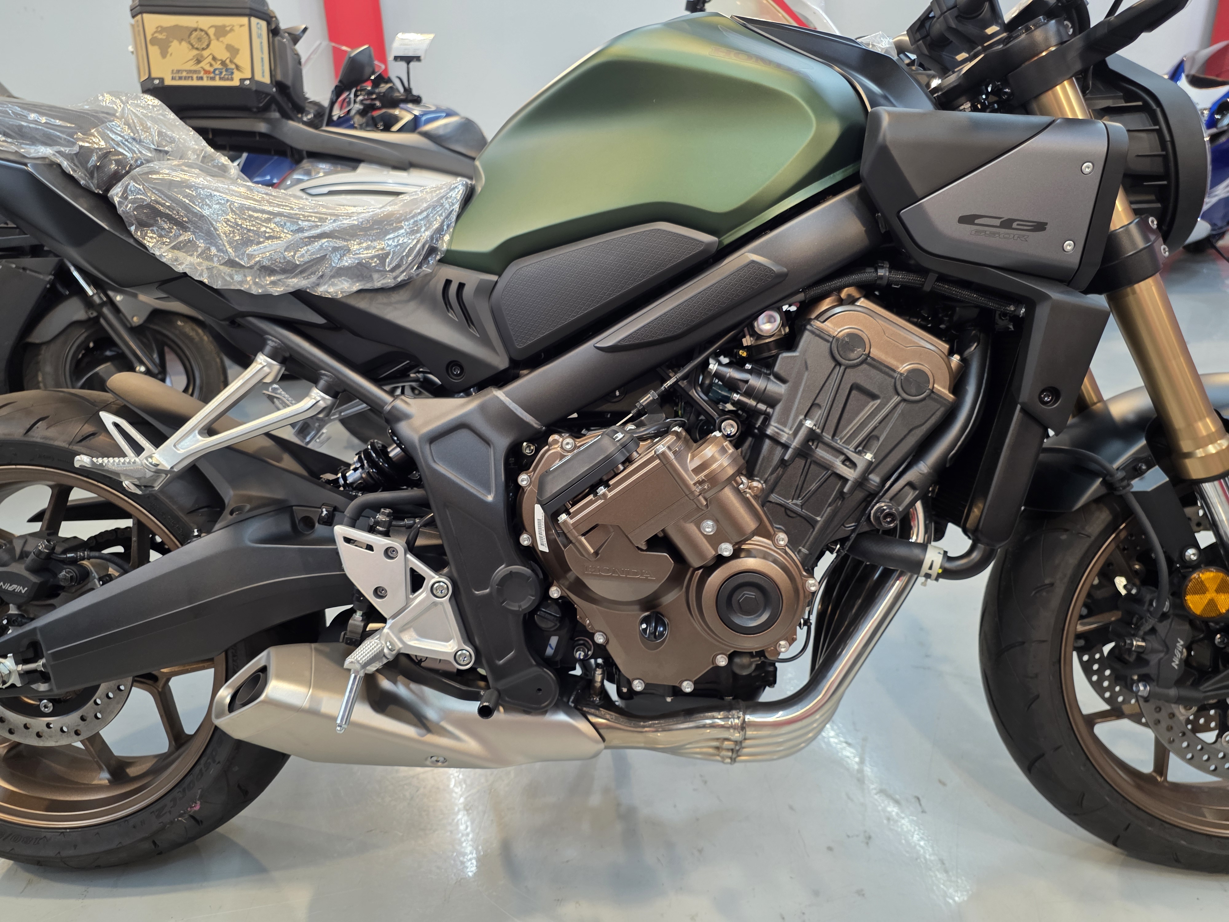 혼다 CB 650 R E-CLUTCH more