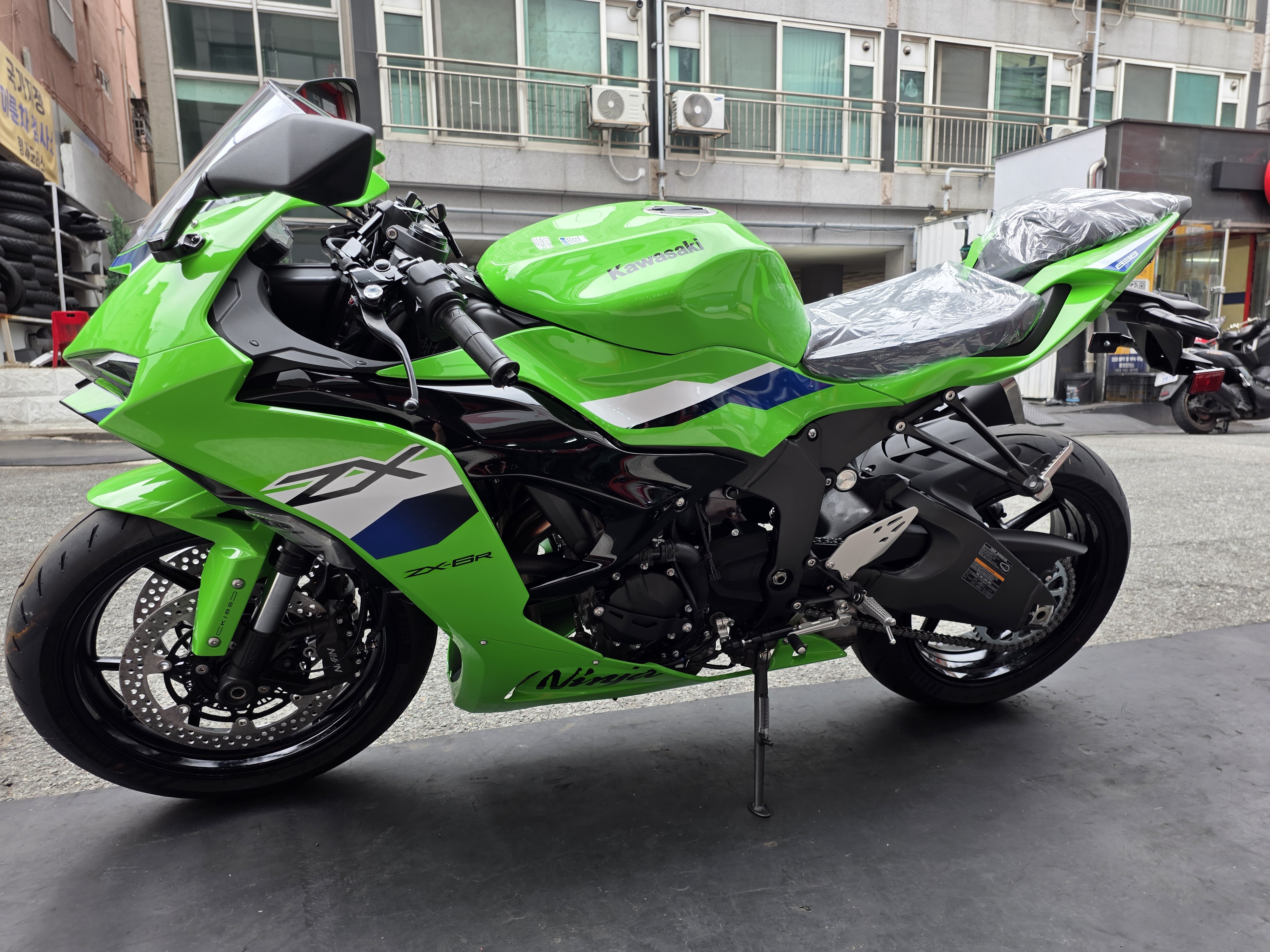 가와사키 닌자 ZX-6R thumb 2