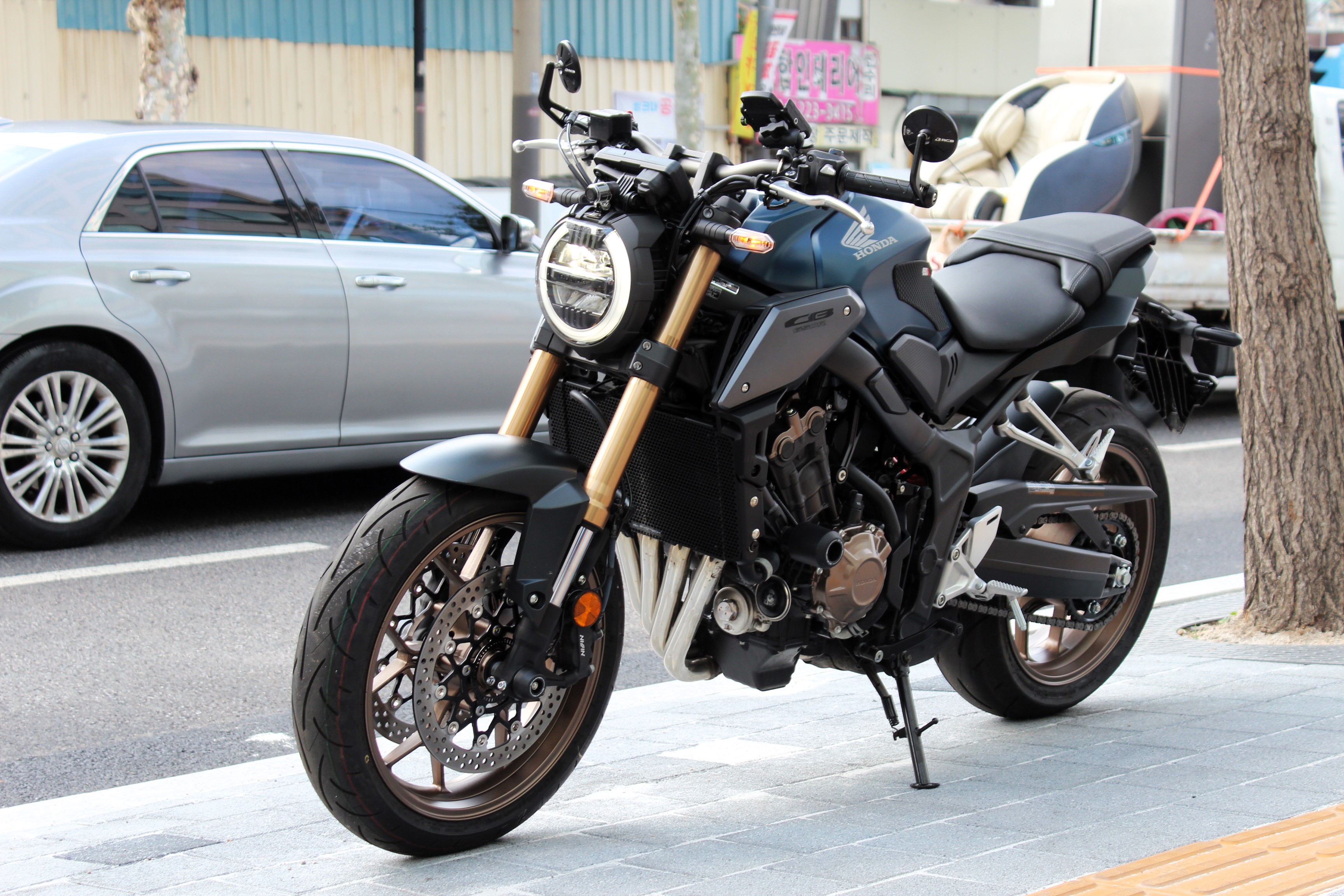 혼다 CB 650 R thumb 2