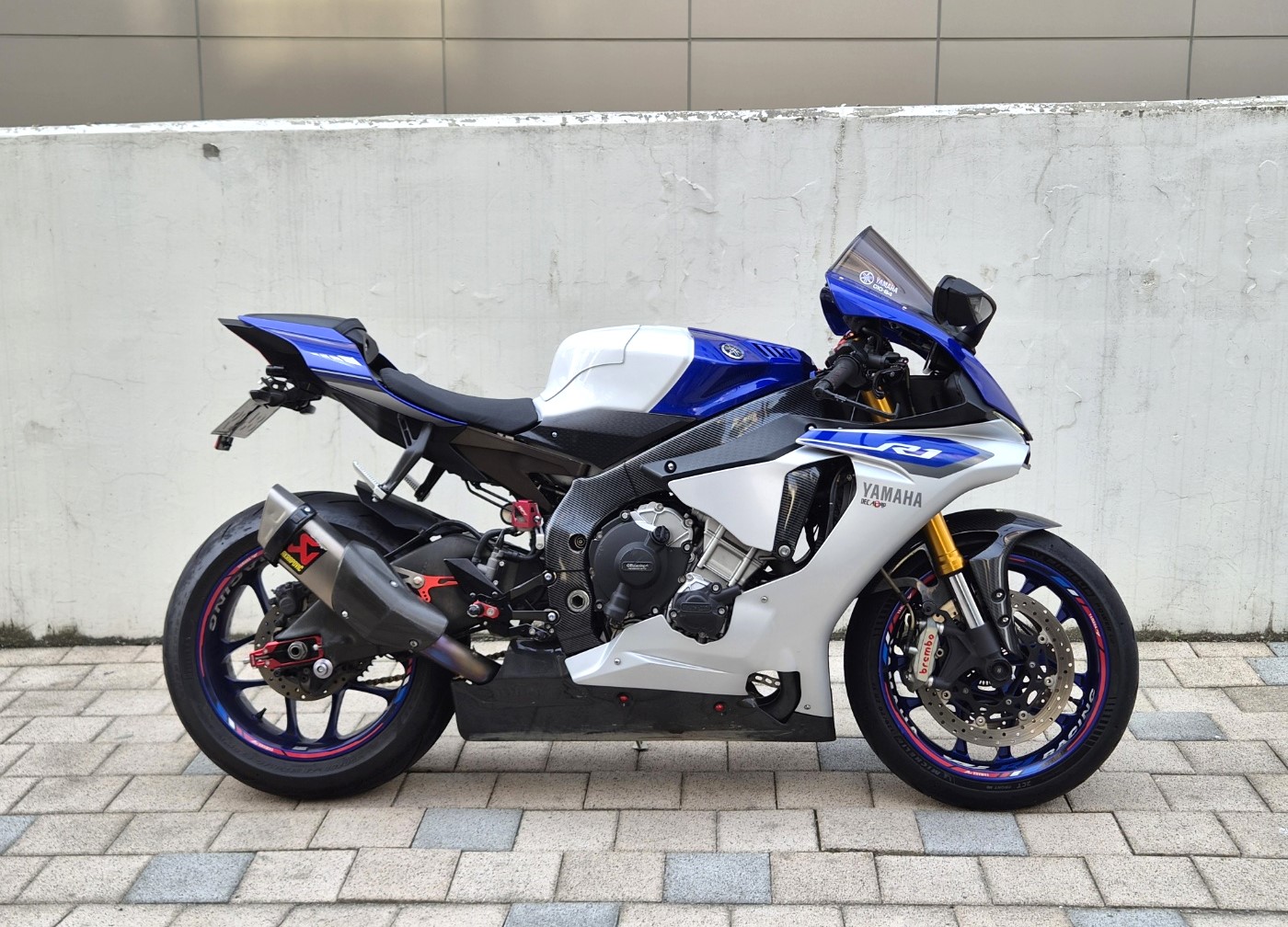 야마하 YZF R1 thumb 2