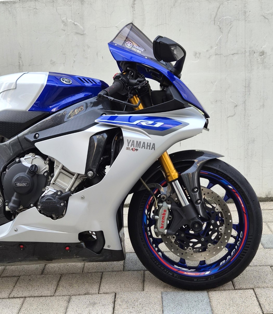 야마하 YZF R1 more