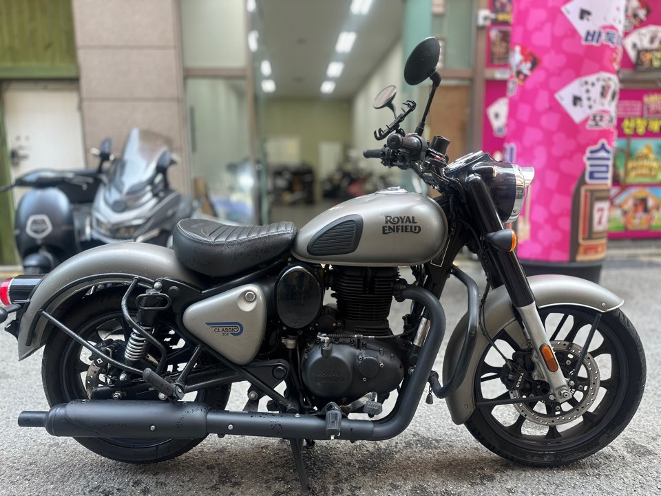로얄엔필드 클래식 350 more