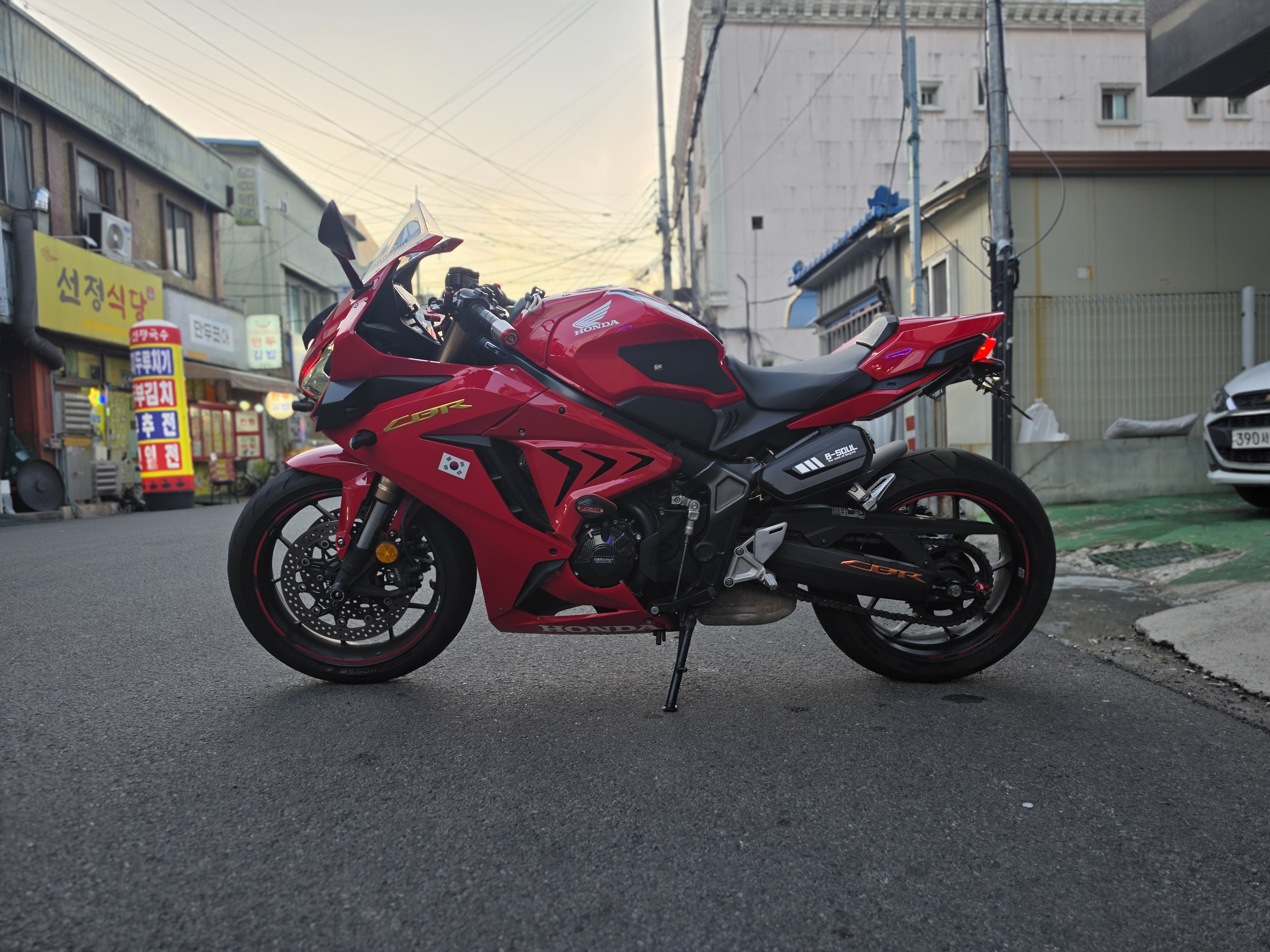혼다 CBR 650 R MT thumb 2